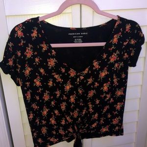 American Eagle Black rose tee shirt !